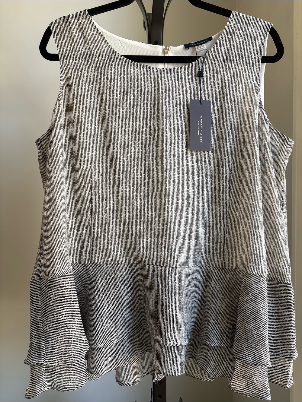 NWT Tommy Hilfiger Sleeveless Lined Chiffon Peplum Office Work Top Size XL Chic